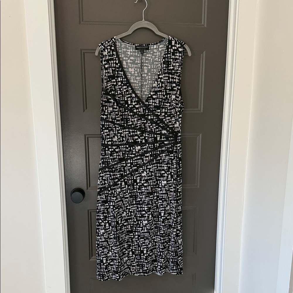 Connected Apparel Black and White Midi Dress